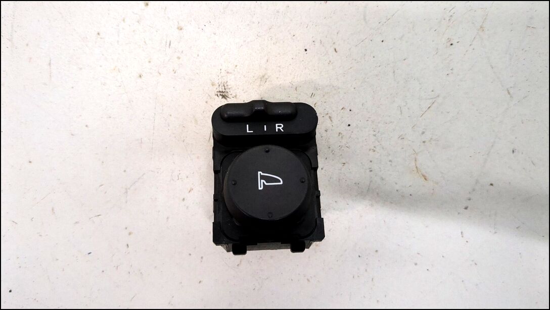 Джойстик регулировки зеркал 35190STKA02 - 20285342 | Фото#1 Джойстик регулировки зеркал 35190STKA02 - 20285342 | Фото#1