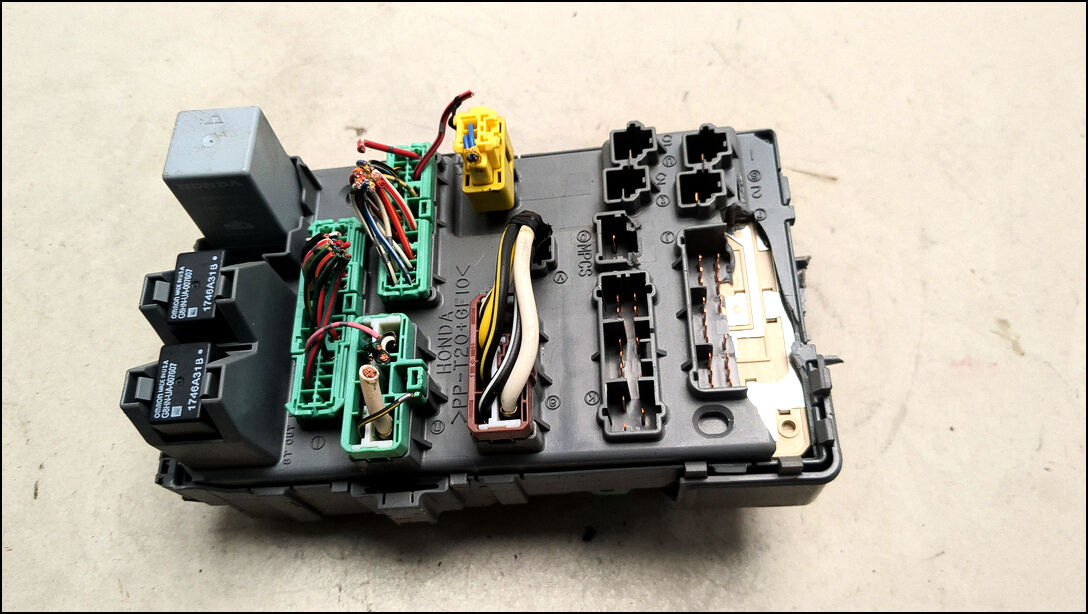 Блок предохранителей - 20779707 | Фото#1 Блок предохранителей - 20779707 | Фото#1