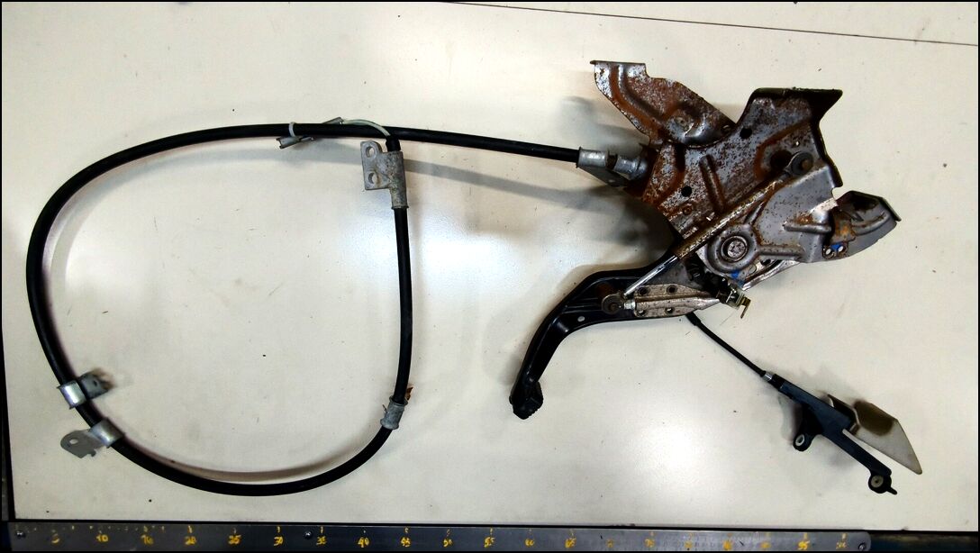 Педаль ручника - 8527416 | Фото#1 Педаль ручника - 8527416 | Фото#1