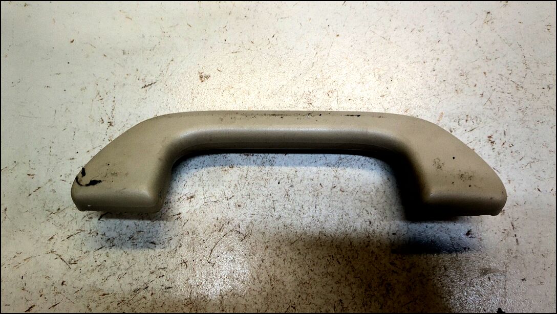 Ручка потолка салона 83240SNAA01ZG,83240SNAA11ZG - 8578770 | Фото#1 Ручка потолка салона 83240SNAA01ZG,83240SNAA11ZG - 8578770 | Фото#1