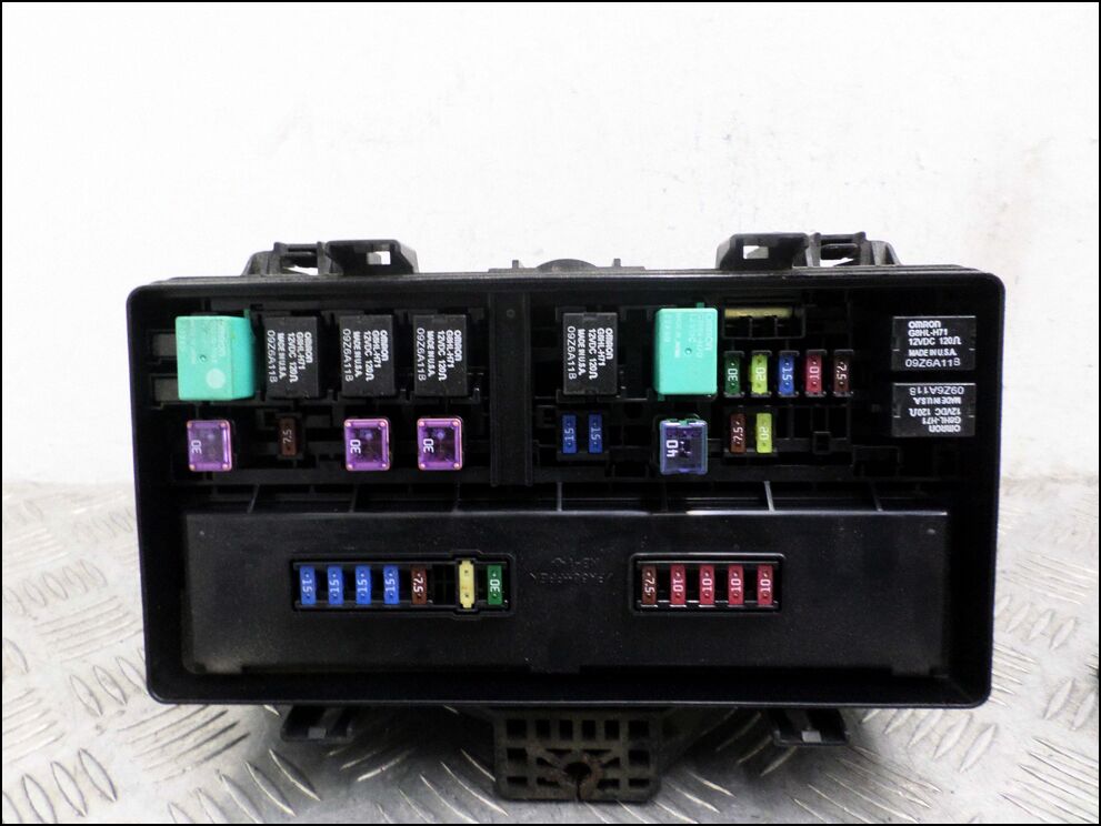 Блок предохранителей - 90191845 | Фото#1 Блок предохранителей - 90191845 | Фото#1