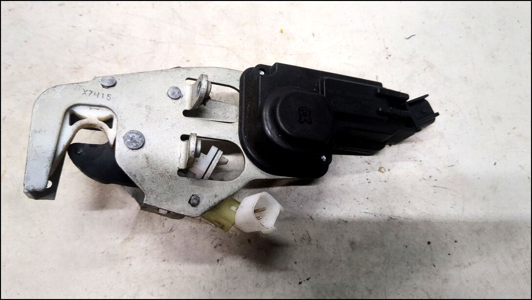 Замок стекла 6L2A78404C10AA - 9290334 | Фото#1 Замок стекла 6L2A78404C10AA - 9290334 | Фото#1