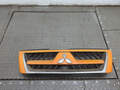 Решетка радиатора Mitsubishi Pajero 3 2000-2006 - 21276277