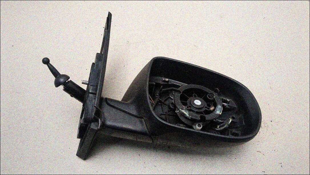 Зеркало боковое Kia Rio 2 2005-2011 - 21380083