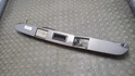 Кнопка открывания багажника с крышки Land Rover Freelander 2 2006-2014 - 21475540