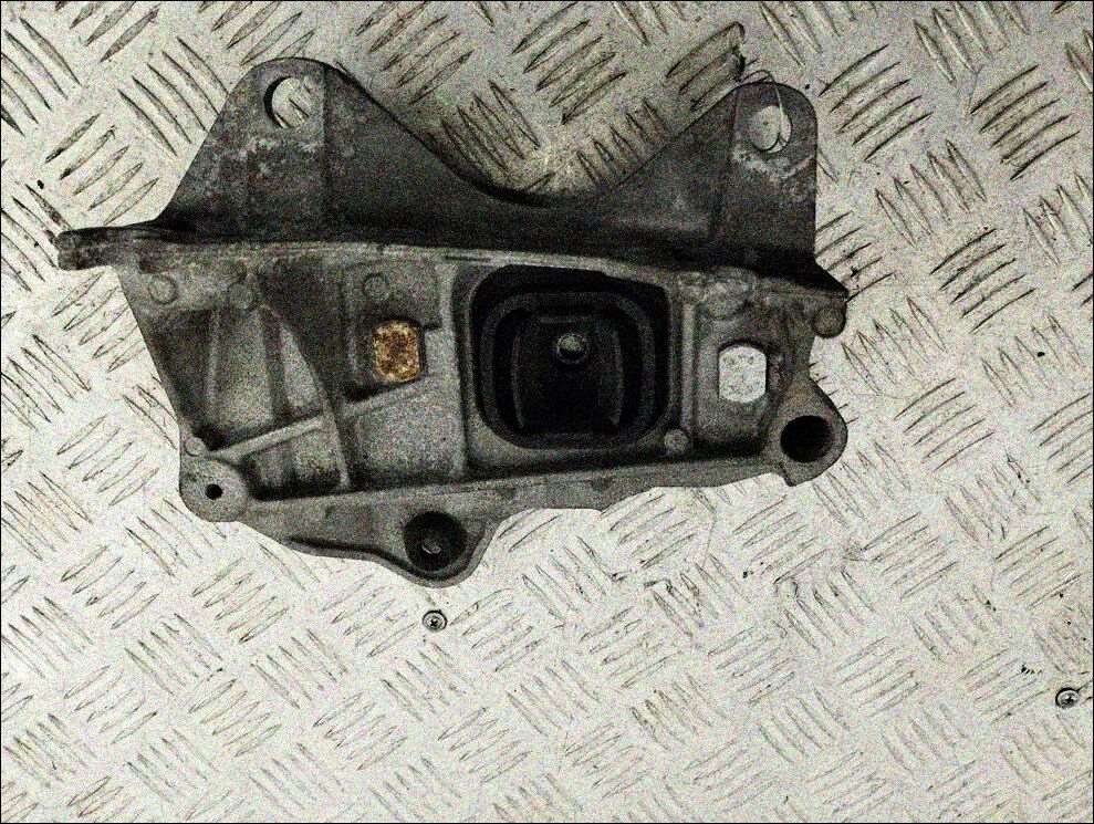 Подушка двигателя Renault Laguna 3 2009-2026 - 55428262
